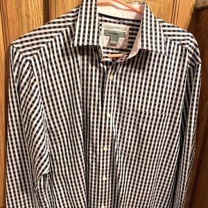 Tailored fit Johnston & Murphy plaid style button up dress shirt. Size L.